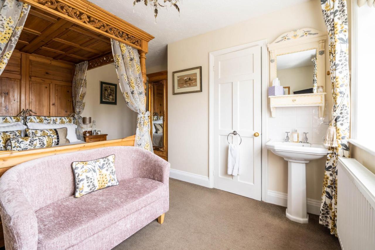 Windrush House Bed and Breakfast Μπρόντγουεϊ Εξωτερικό φωτογραφία