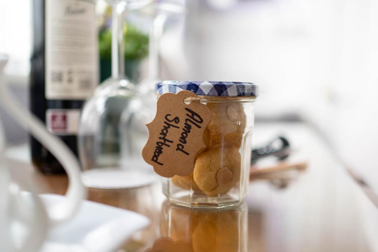 Windrush House Bed and Breakfast Μπρόντγουεϊ Εξωτερικό φωτογραφία