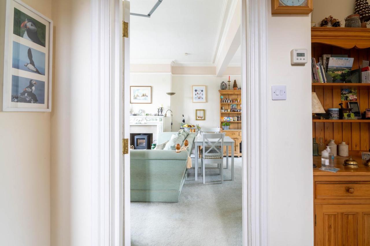 Windrush House Bed and Breakfast Μπρόντγουεϊ Εξωτερικό φωτογραφία